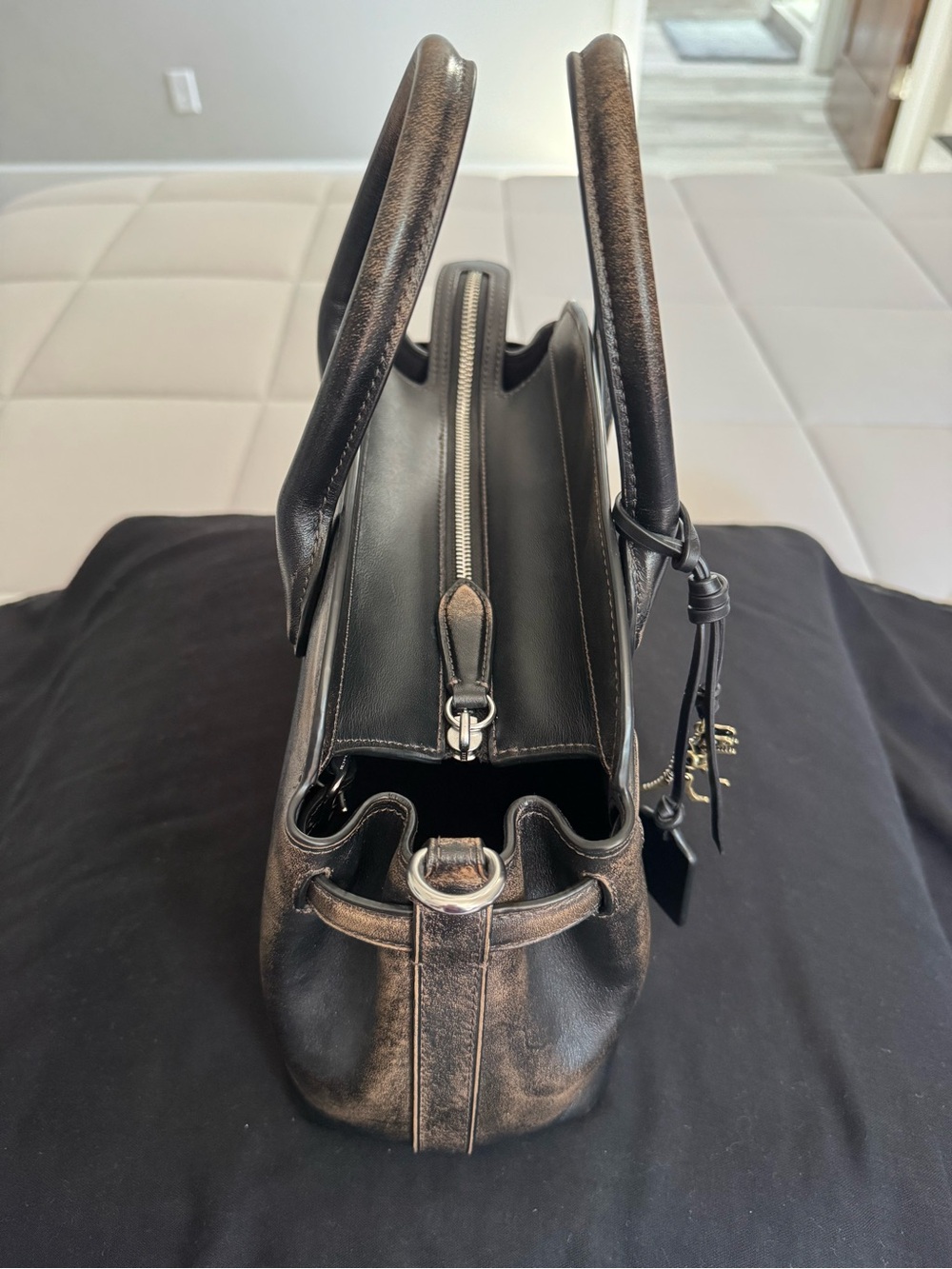 COACH Loved Leather set, Empire 28 and NY zip card case wallet - Picture 5 of 16